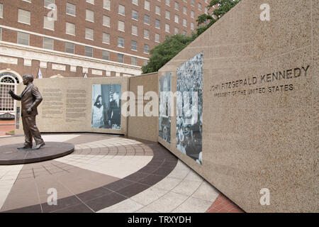 Das John F. Kennedy Tribut Statue in Fort Worth, Texas, USA Stockfoto