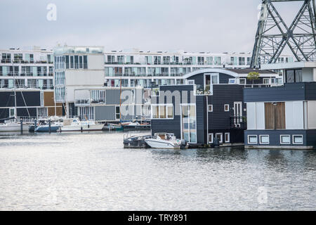 Amsterdam Osten Ijburg neu Bezirk im Osten von Amsterdam. Moderne Architektur, Hausboote, Apartments und Loft Häuser wurden gebaut. Stockfoto