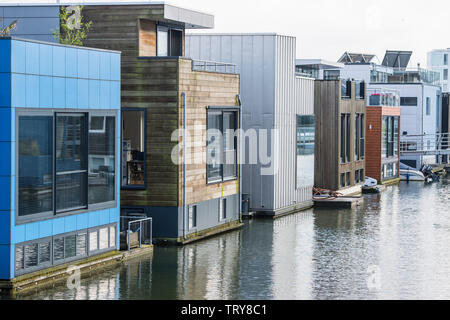 Amsterdam Osten Ijburg neu Bezirk im Osten von Amsterdam. Moderne Architektur, Hausboote, Apartments und Loft Häuser wurden gebaut. Stockfoto