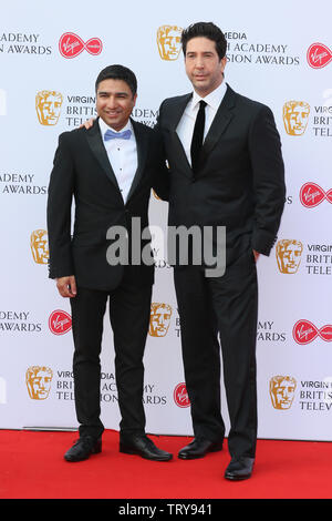 Die Jungfrau TV British Academy Television Awards 2019 in der Royal Festival Hall - Ankunft mit: Nick Mohammed, David Schwimmer, Wo: London, Vereinigtes Königreich, wenn: 12. Mai 2019 Credit: Mario Mitsis/WENN.com gehalten Stockfoto