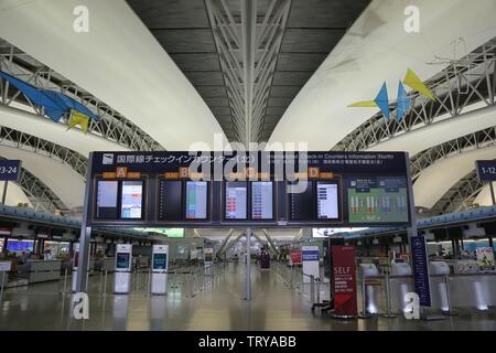 Osaka, Japan - 24. Mai 2014: Terminal 1 am Flughafen Osaka (KIX) in Japan. | Verwendung weltweit Stockfoto