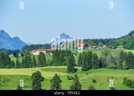 Das kleine Dorf in der Nähe von roßhaupten Forggensee im östlichen Allgäu Stockfoto