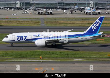 Tokyo, Japan - 22. Mai 2014: ANA All Nippon Airways Boeing 787-8 in Tokio Haneda (HND) in Japan. | Verwendung weltweit Stockfoto