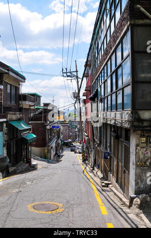 Seoul, Korea, 1., Mai, 2013. Blick auf die Straße von Seoul. Es ist die Hauptstadt und größte Metropole von Südkorea. Stockfoto