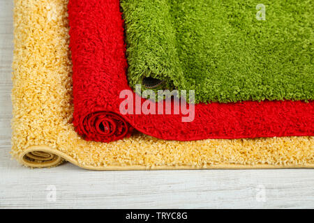 Viele Teppiche in verschiedenen Farben close-up Stockfoto