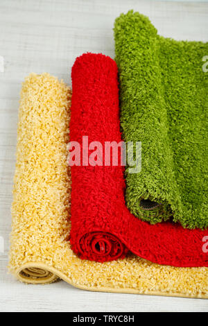 Viele Teppiche in verschiedenen Farben close-up Stockfoto