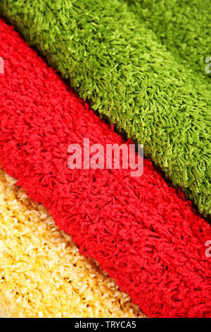 Viele Teppiche in verschiedenen Farben close-up Stockfoto