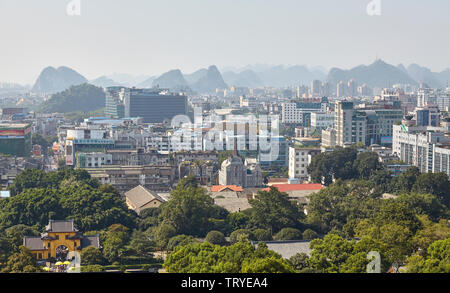 Guilin, China - 15. September 2017: malerischen Blick auf Guilin, die 1982 als nationale berühmten historischen und kulturellen Stadt durch den Zustand Co ausgewiesen wurde Stockfoto