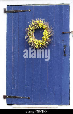 Feder Kranz auf alte Scheunentor in Delaware, USA Stockfoto