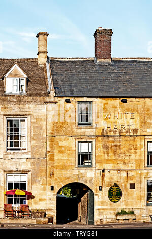 Stow-on-the Wold (Cotswolds, England): Marktplatz, Marktplatz Stockfoto