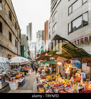 Lebensmittel- und Obstmarkt an Graham Street, Hong Kong, Hong Kong Island, China Stockfoto