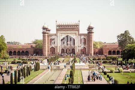 Jama Masjid Delhi Indien 1. Mai 2019 - Jama Masjid (MASJID ich Jahan Numa), größten Moscheen in Indien, gebaut von Großmogul Shah Jahan, mit drei Toren Stockfoto