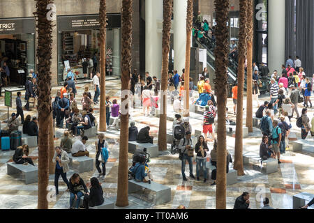 Der Wintergarten ist ein beliebtes Ausflugsziel für New Yorker und Touristen in Brookfield, NYC, USA Stockfoto