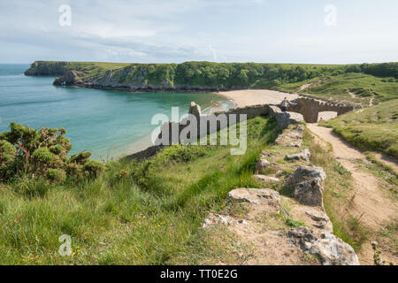 Barafundle Bay, einem abgelegenen Walisischen Besucher Attraktion mit einem Sandstrand, in Pembrokeshire, Wales, Großbritannien Stockfoto