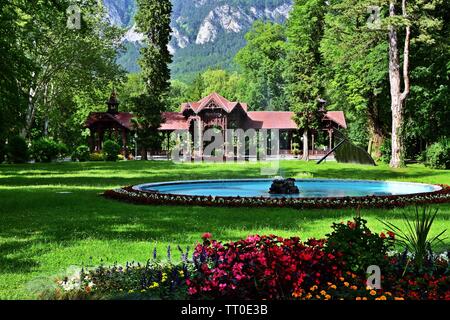 Malerischen Park mit Springbrunnen und Musik Pavillon in Spital am Semmering, Österreich Stockfoto