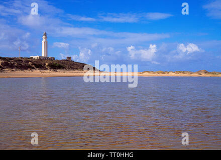 Trafalgar Leuchtturm. Barbate, Provinz Cadiz, Andalusien, Spanien. Stockfoto