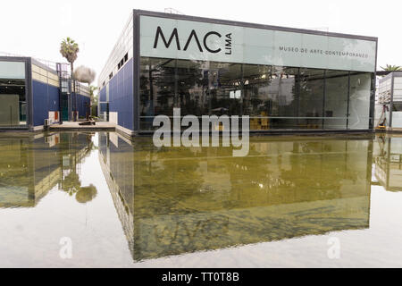 Lima MAC Museum - Äußere des Museo de Arte Contemporáneo (Museum für Zeitgenössische Kunst) in Lima, Peru, Südamerika. Stockfoto