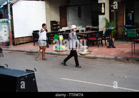 Siem Reap, Kambodscha, April 2013: landmine Opfer im Pub Street von Siem Reap. Das Land hat ein großes Problem mit Landminen, vor allem in ländlichen Ar Stockfoto