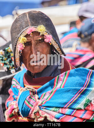 Traditionelle Yampara Mann mit Leder Hut, Tarabuco, Bolivien Stockfoto