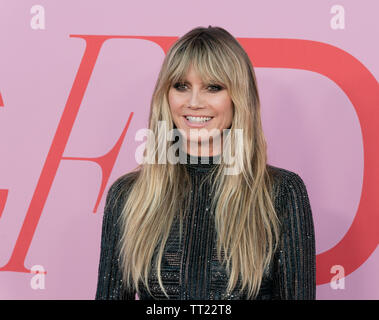 New York, NY - Juni 3, 2019: Heidi Klum tragen Kleid von Gilles Mendel besucht 2019 CFDA Fashion Awards am Brooklyn Museum Stockfoto