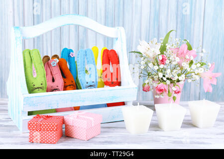 Zusammensetzung mit lustigen handgemacht Ostern Kaninchen Stockfoto