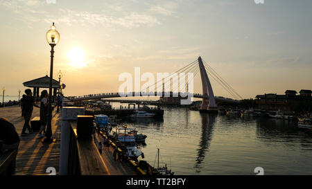 Taipei, Taiwan, 30. April 2017. Den Sonnenuntergang von Tamsui Fisherman's Wharf. Stockfoto