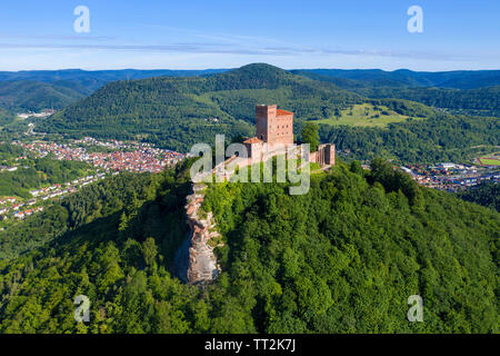 Luftaufnahme der Kaiserburg Trifels, wo Richard Löwenherz gefangen gehalten wurde, Annweiler am Trifels, Rheinland-Pfalz, Deutschland Stockfoto