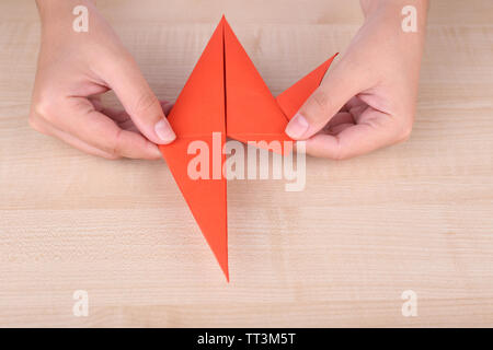 Hände, origami Abbildung, in der Nähe Stockfoto