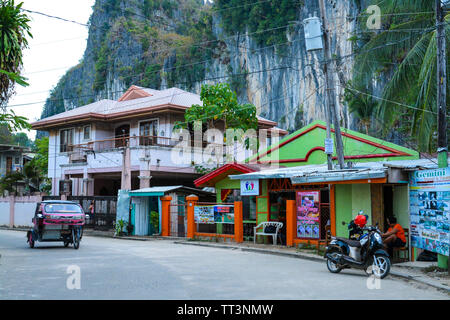 El Nido, Philippinen, 25., Februar, 2016. El Nido tagsüber. Es ist ein 1. Klasse Gemeinde in der Provinz Palawan, Philippinen. Stockfoto