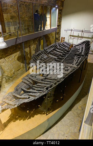 Die berühmten kyrenia Schiff, ein Wrack eines 4. Jahrhundert v. Chr. griechischen Handelsschiff im Museum der Burg von Kyrenia, Zypern Stockfoto