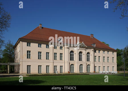 Schloss Schönhausen (deutsch: Schloss Schönhausen) ist ein Barockschloss in Niederschönhausen, im Bezirk Pankow, Berlin, Deutschland. Stockfoto