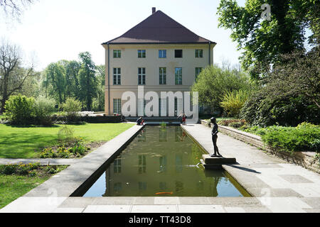 Schloss Schönhausen (deutsch: Schloss Schönhausen) ist ein Barockschloss in Niederschönhausen, im Bezirk Pankow, Berlin, Deutschland. Stockfoto