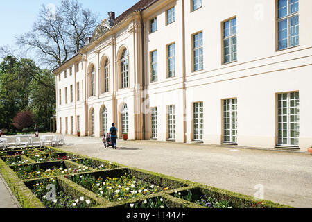 Schloss Schönhausen (deutsch: Schloss Schönhausen) ist ein Barockschloss in Niederschönhausen, im Bezirk Pankow, Berlin, Deutschland. Stockfoto