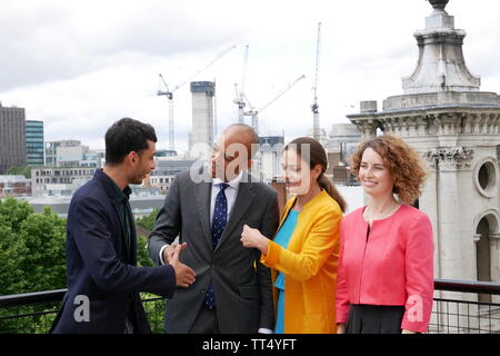 Chuka Umunna (ehemalige Arbeits- und Ändern UK MP, jetzt Bibliothek Dem MP) und Siobhan Benita (Bibliothek Dem Londoner Bürgermeisterkandidat) im Jahr 2019 als Chuka Mängel. Stockfoto