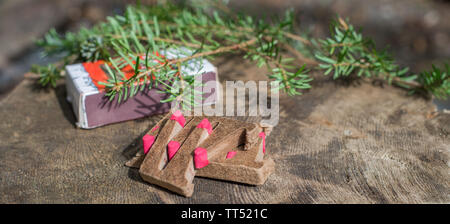 Jagd pyramidenförmigen Übereinstimmungen für extreme Einsatzbedingungen. Selektive konzentrieren. Stockfoto