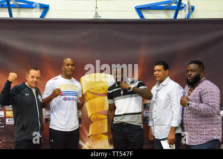 RIGA, Lettland. 13. Juni 2019. Pressekonferenz vor der nächsten WORLD BOXING SUPER SERIE semi final Fight zwischen Yunier Tabiti Dorticos und Andrew. Stockfoto