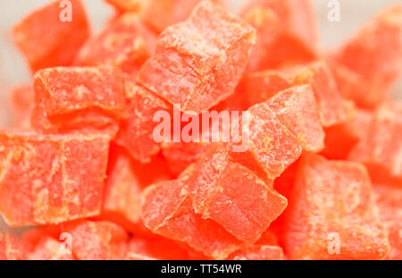 Viele Schichten von trockenen Papaya auf weißem Hintergrund-Bild Stockfoto