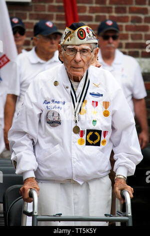 Philadelphia, PA, USA - 14. Juni 2019: Weltkriegveteran, Alex Horanzy, nimmt an Flag Tag Zeremonien bei Independence National Historical Park in Philadelphia, Pennsylvania. Credit: OOgImages/Alamy leben Nachrichten Stockfoto