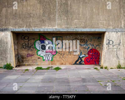 Graffiti an der Wand an der Marina Parkplatz in Brighton Stockfoto