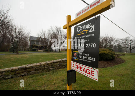 UNITED STATES - März 14, 2016: Immobilien für Verkauf Zeichen in westlichen Loudoun. (Foto von Douglas Graham/Loudoun Jetzt) Stockfoto