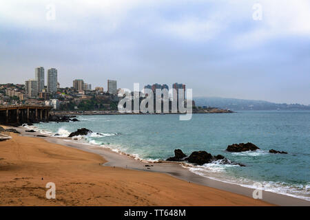 Anzeigen von Vina del Mar, ein Küstenort, Stadt in der Nähe von Valparaiso und Santiago, Chile, Südamerika Stockfoto