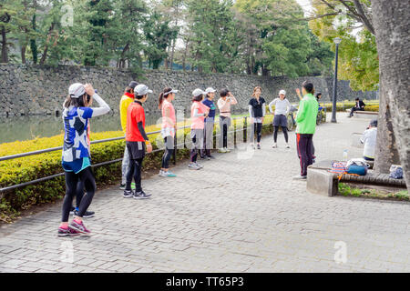 Die Gegend in der Nähe des Imperial Palace ist die beliebteste jogging Bereich unter den Einheimischen. Menschen lieben es in Tokio zu joggen! Stockfoto