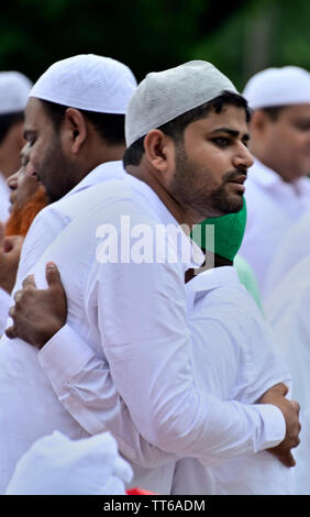 Kalkutta, Indien - 5. Jun 2019: Muslimische Menschen feiern Eid al fitar. Stockfoto