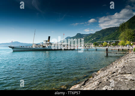 Villeneuve VD/Schweiz - vom 31. Mai 2019: Historische Dampfer'Italie' Docks am Hafen Villeneuve am Genfer See an einem schönen Sommertag Stockfoto