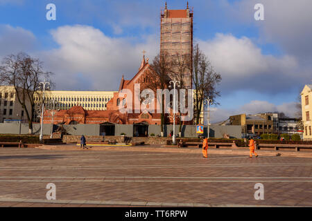 Minsk, Weißrussland - November 15, 2018: Die Kirche der Heiligen Simon und Helena auf den Platz der Unabhängigkeit Stockfoto