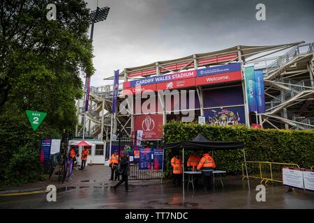 Cardiff, Wales, UK, 15. Juni 2019. Allgemeine Ansicht außerhalb der Boden vor der Cricket World Cup Match zwischen Südafrika und Afghanistan an der Cardiff Wales Stadion. Die eröffnung Wochen des Cricket World Cup wurden von weit verbreitet Regen in England und Wales betroffen. Credit: Mark Hawkins/Alamy leben Nachrichten Stockfoto