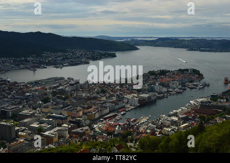 Bergen Hafen von Mount Floyen Stockfoto