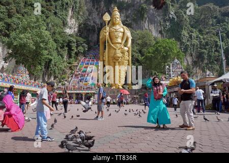 Batu Höhlen ist eine malaysische Tourismus Ziel. Es ist ein Hügel aus Kalkstein, hat eine Reihe von Höhlen und Höhlentempeln in Gombak, Selangor, Malaysia. Stockfoto