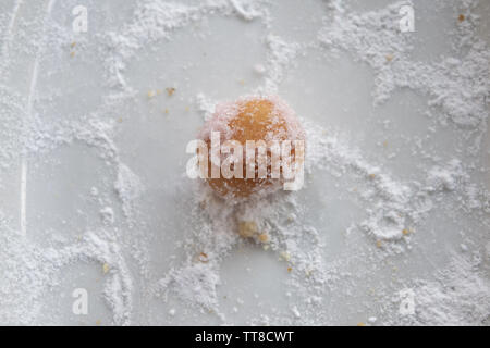 Köstliche Kuchen single Pop in Kristallzucker Stockfoto