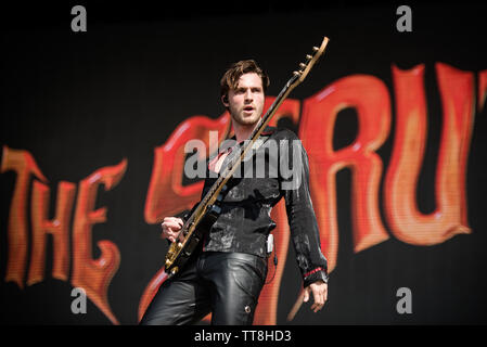 Jed Elliot, der Bassist der englischen Band die Verstrebungen, die live auf der Bühne des Firenze Rocks Festival 2019 in Florenz, Italien, Öffnung für Eddie Stockfoto